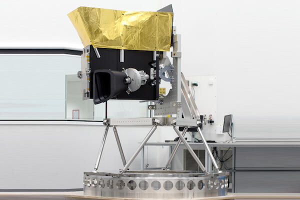 Sentinel-4 satellite on ROTAPOD in the clean room of the RAL facilities